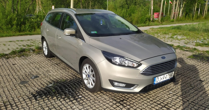 Ford Focus cena 35800 przebieg: 156800, rok produkcji 2015 z Góra małe 172